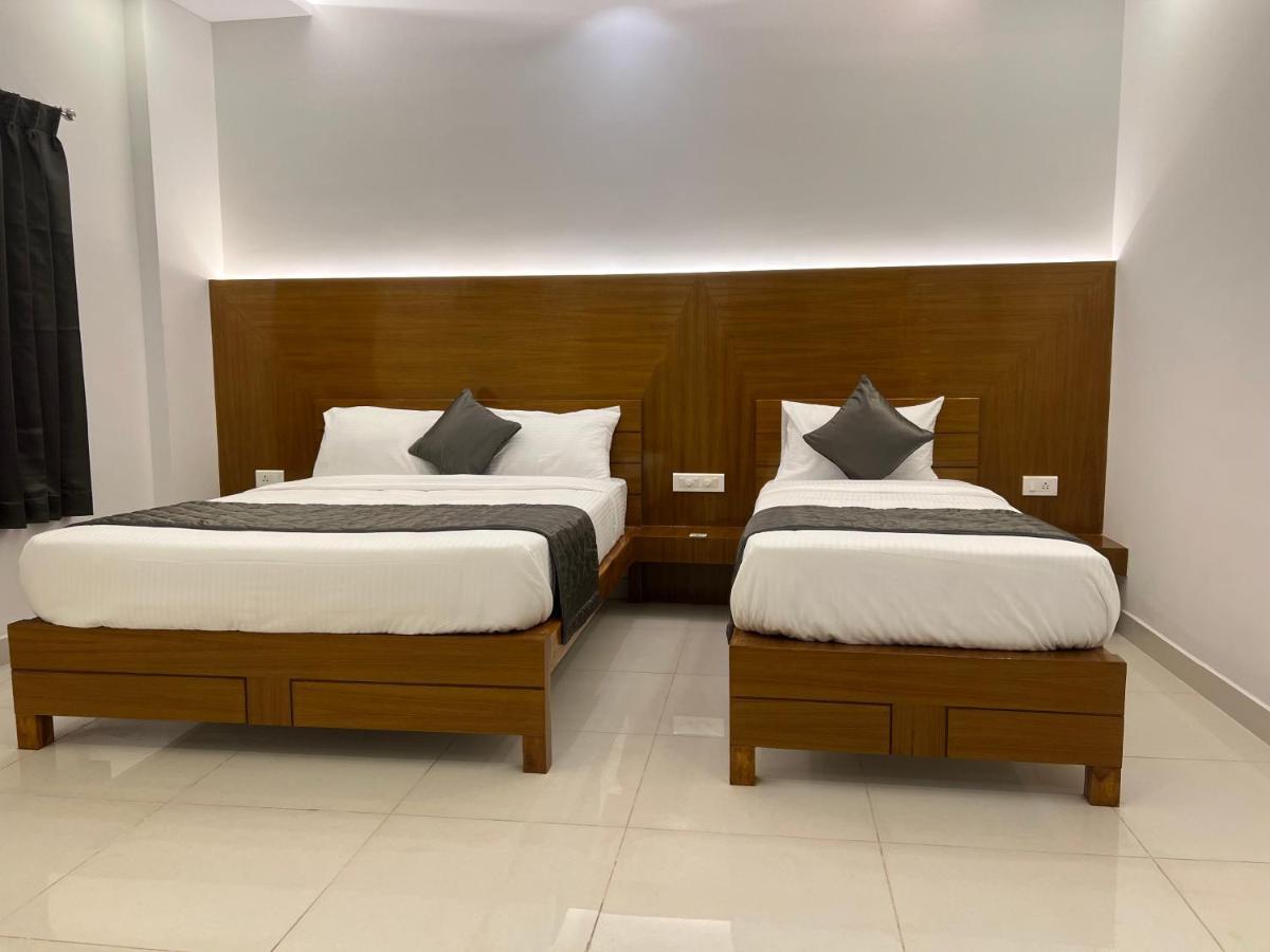 Le Hotel Host Tiruchirappalli Exterior foto